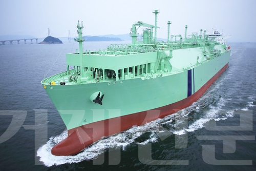 삼성중공업이 2015년에 건조한 동급(17만입방미터) LNG-FSRU선.