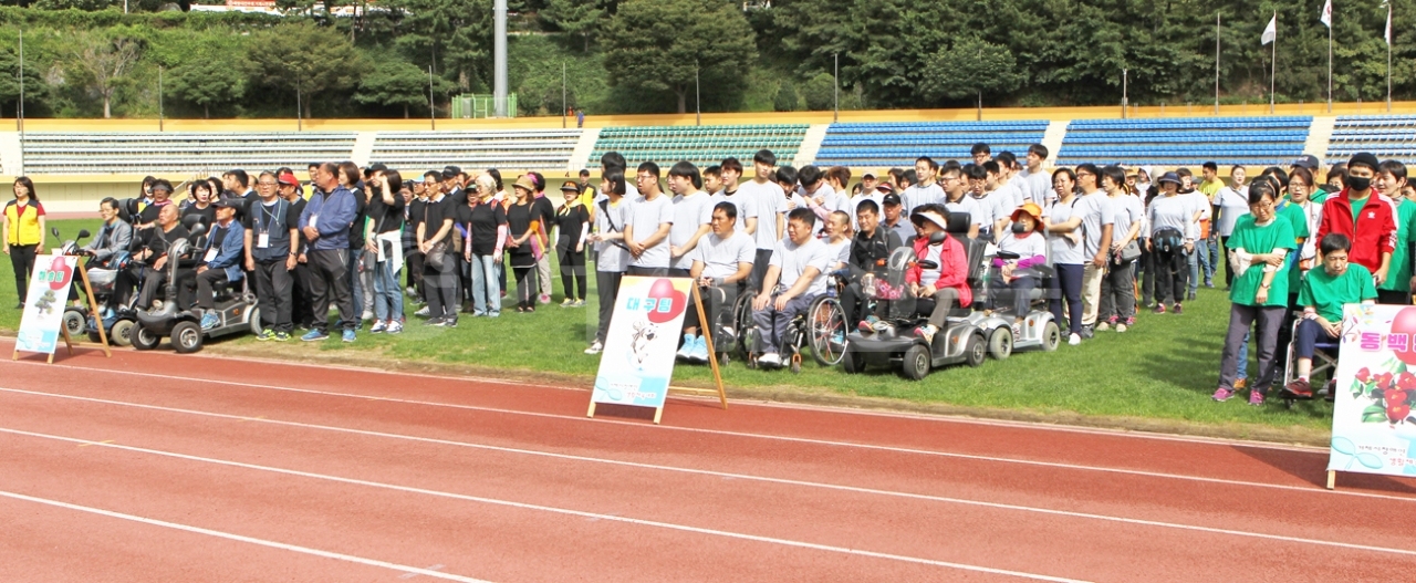 제5회 거제시 장애인생활체육대회가 지난달 28일 거제시종합운동장에서 700여명이 참여한 가운데 성대하게 열렸다.