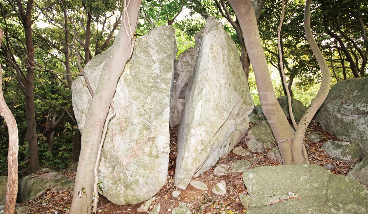 다대산성 내·외부에 채석장 4곳의 흔적이 남아있어 고대 산성의 축조과정 및 기술을 엿볼 수 있다.