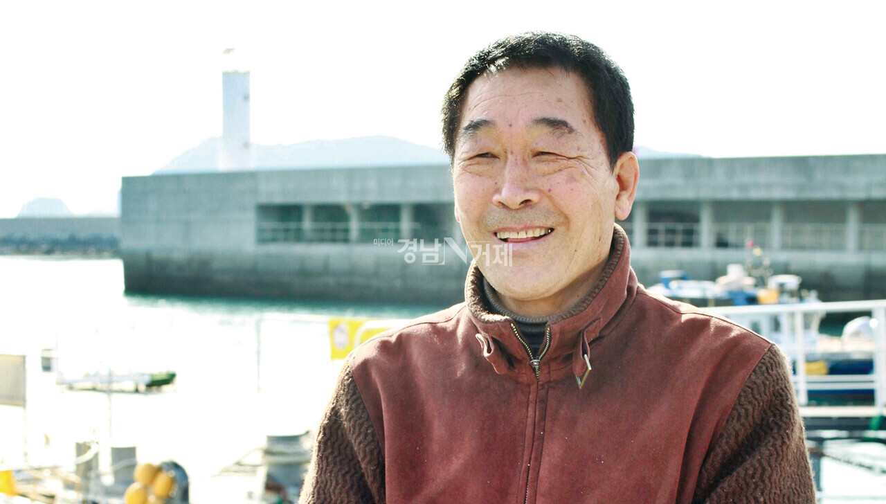 최근 거제시 남부면 대포근포항에서 익수자를 구한 70대 영웅 김하수씨. 사진= 최대윤 기자
