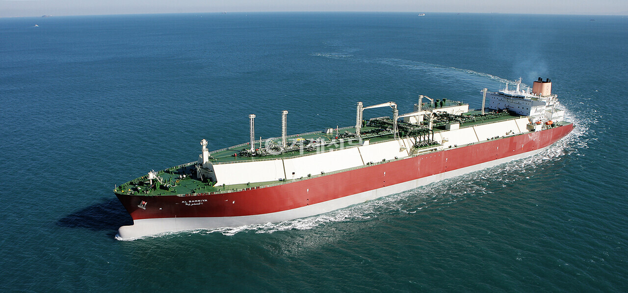 지난 2009년 대우조선해양이 건조해 카타르에 인도한 초대형LNG운반선. /사진= 대우조선해양 제공