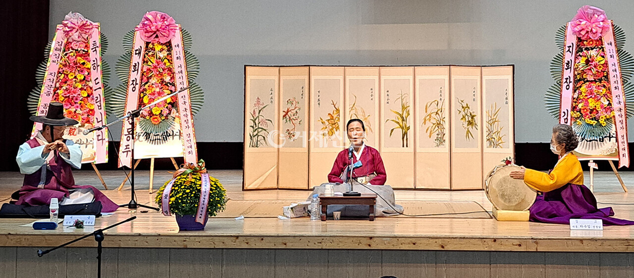 지난 18일 열린 대한시조협회 거제시지회 제21회 전국 국악정가 경창대회(시조·가사·가곡). /사진= 이남숙 기자